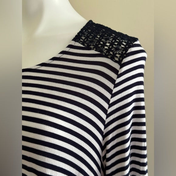 New Direction Blue & White Stripes With Shoulder Lace Front Is Shorter S… - Picture 5 of 12